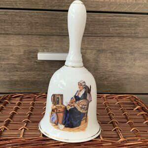 NORMAN ROCKWELL BELL MUSEUM "Grandma quilt" 1986 GOLD-TONE TRIM COLLECTIBLE